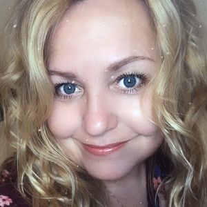 Meet your Posher, Anni